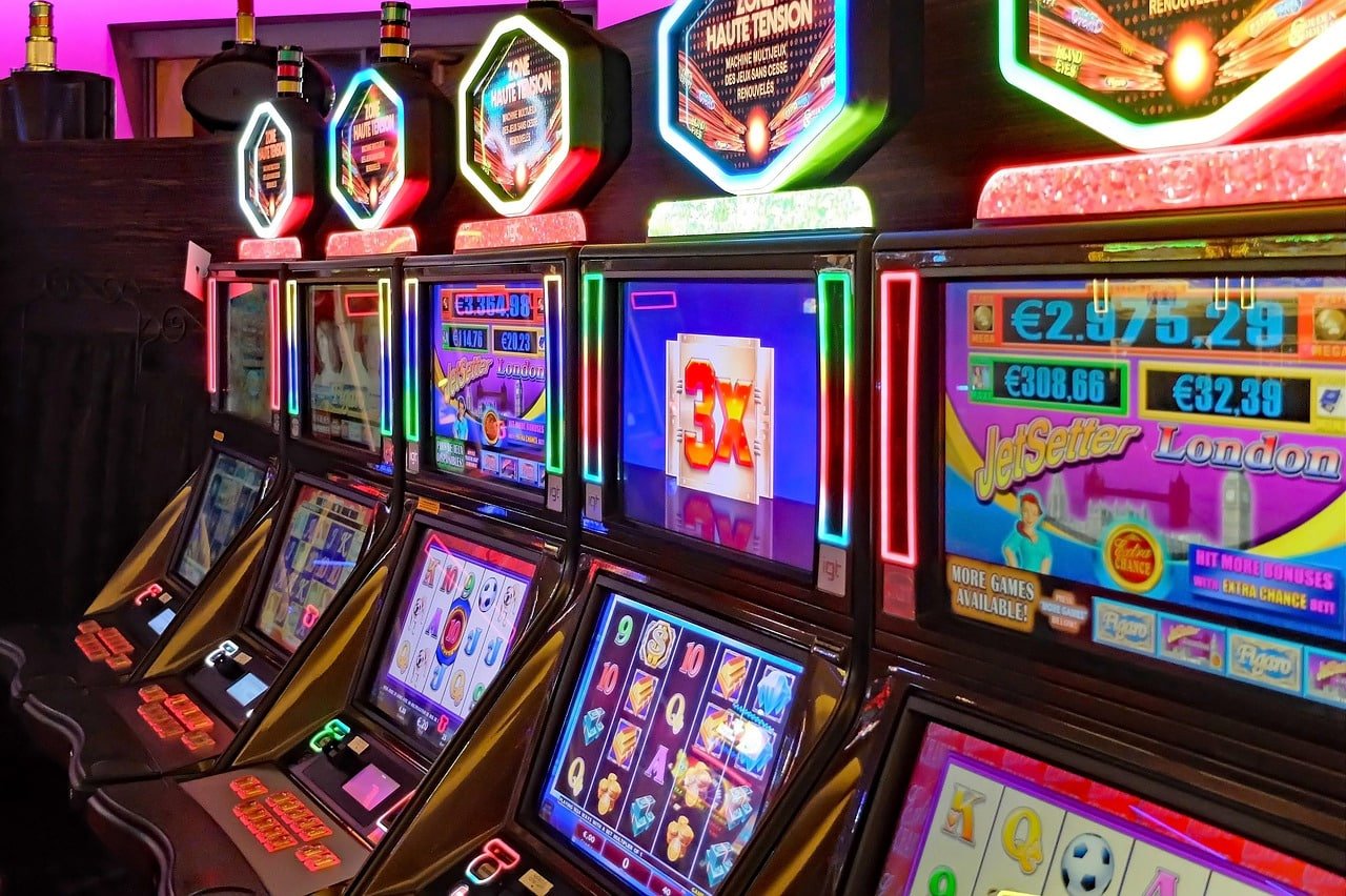 Video tutorial bermain Caribbean Stud Poker