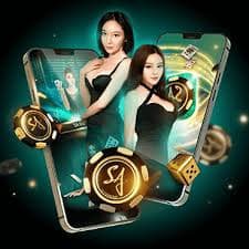 Layar pertandingan Free Fire World Series dengan statistik tim dan pilihan taruhan di spin 777